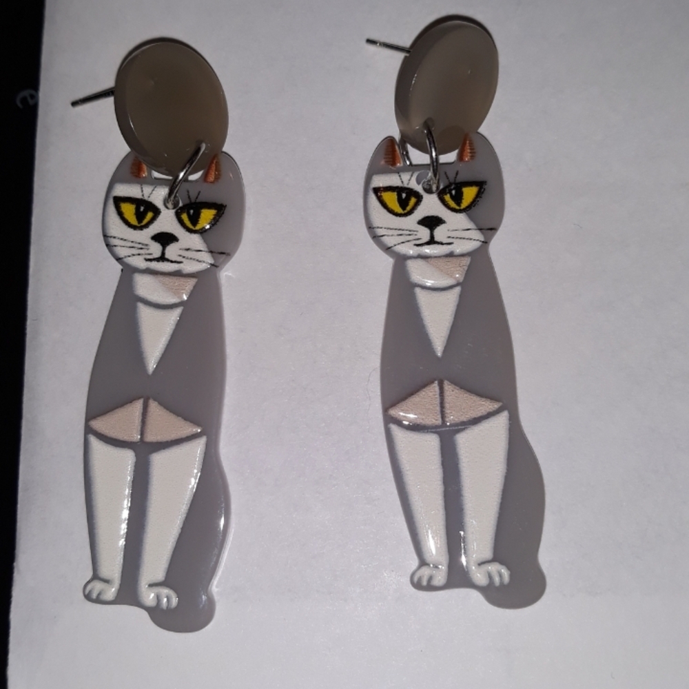 Gray Cat Dangle Earrings with Yellow Eyes